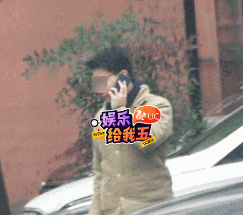 她的“绯闻男友”是亲爸?