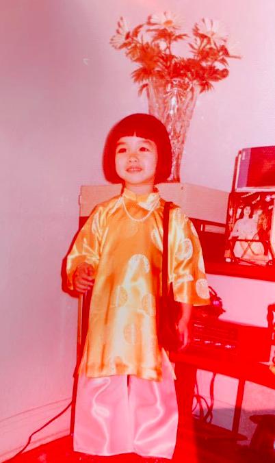 张伦硕晒49岁钟丽缇童年照,与大10岁婆婆同框更吸睛