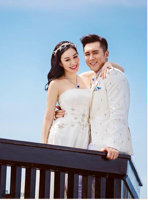 张伦硕晒49岁钟丽缇童年照,与大10岁婆婆同框更吸睛