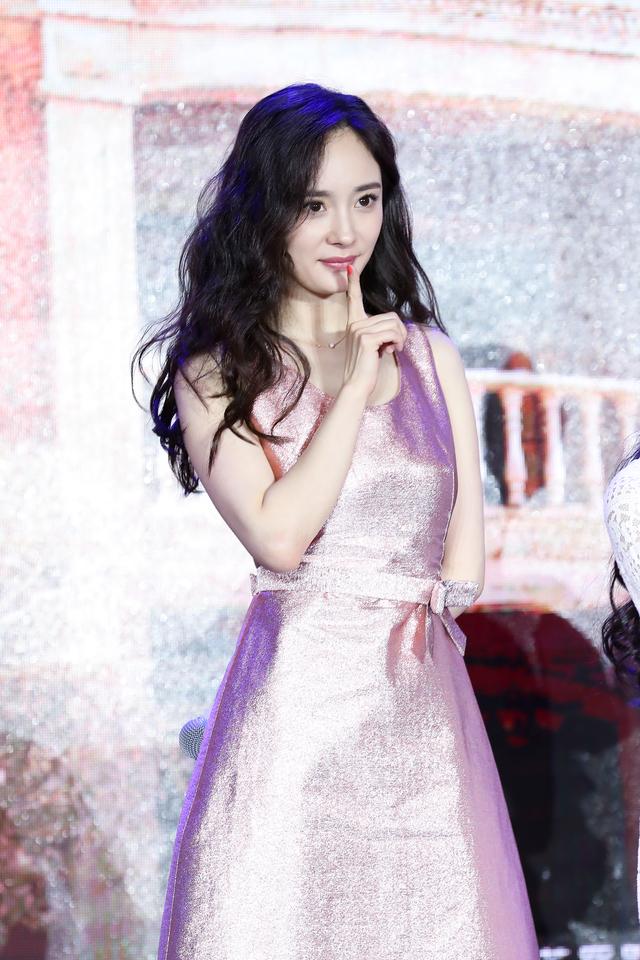 ������Ϸ���²���̬�����������Щ�ɱ񣬺�����Ů�У�