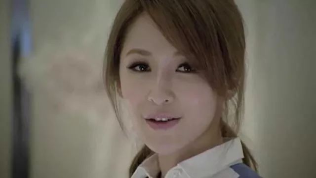 萧亚轩:30岁前天后,30岁后垮脸,17年换16个男朋友,这些年她都经历了什么