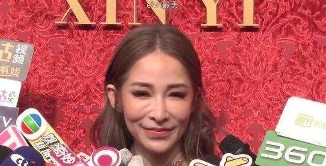 萧亚轩:30岁前天后,30岁后垮脸,17年换16个男朋友,这些年她都经历了什么