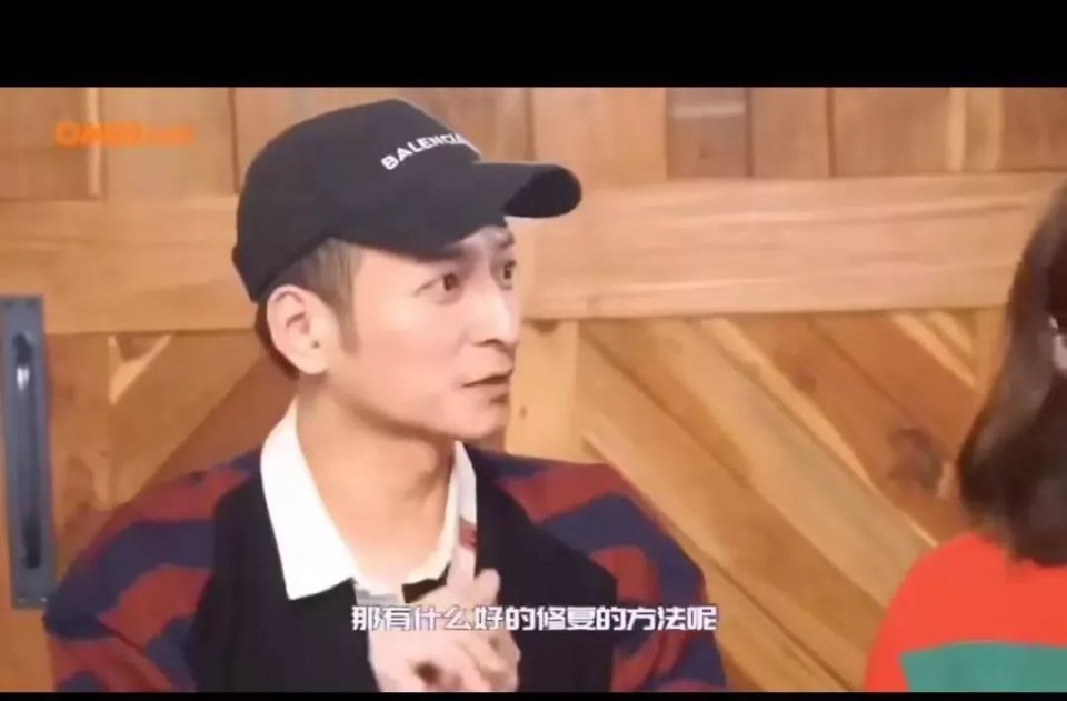 李佳琦为了50w公开diss血橙面膜被代购手撕?真相是…