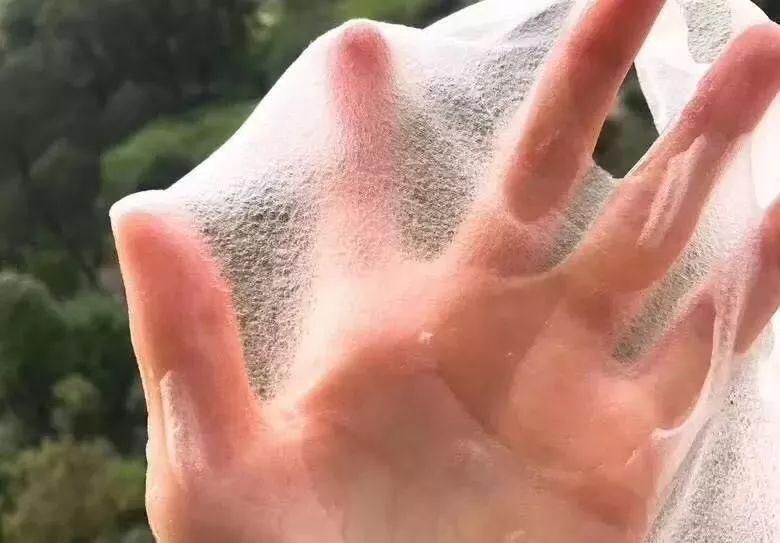 李佳琦为了50w公开diss血橙面膜被代购手撕?真相是…