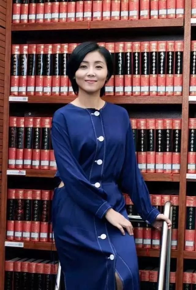 这个让世界崇拜的中国女人,在朋友圈喜提1000次催婚……