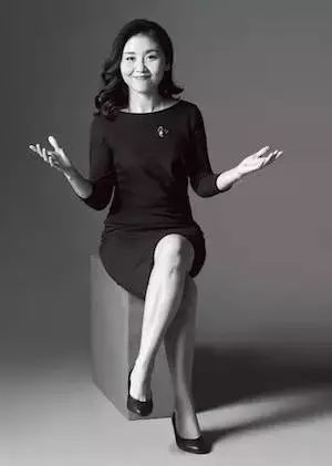 这个让世界崇拜的中国女人,在朋友圈喜提1000次催婚……