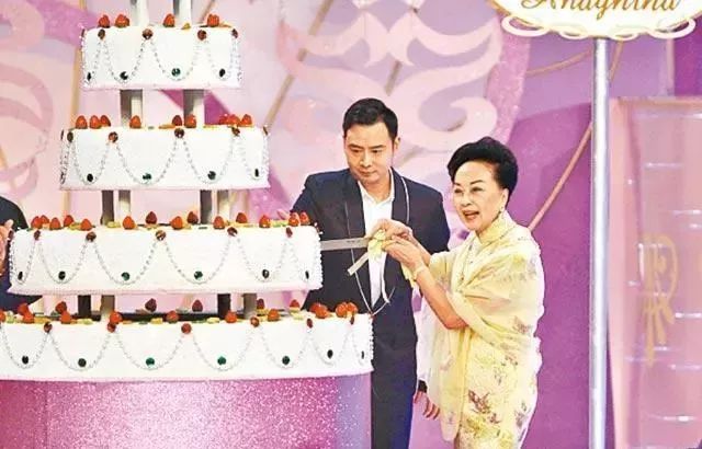 真正的老钱阔太过的是什么样的生活?