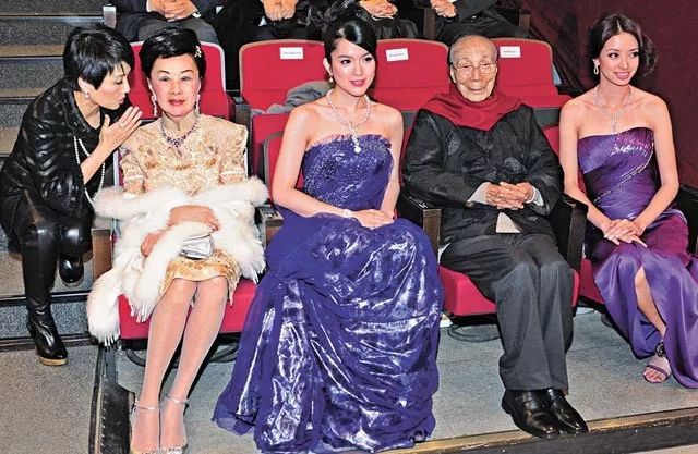 真正的老钱阔太过的是什么样的生活?