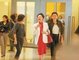 真正的老钱阔太过的是什么样的生活?