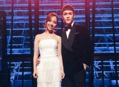 邓紫棋晒男孩照配文“我儿子” 网友惊:啥情况?