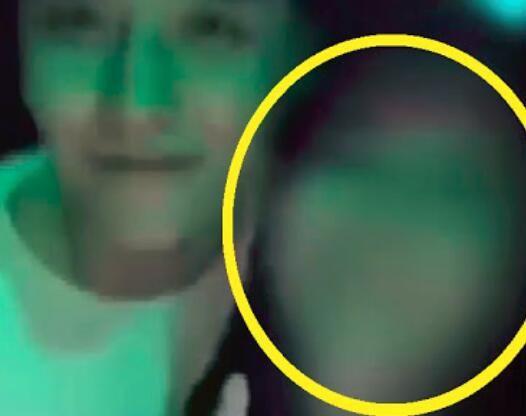 魔幻逆转!一己之力掀起娱乐圈腥风血雨,黄毒全占,他竟然全身而退了???