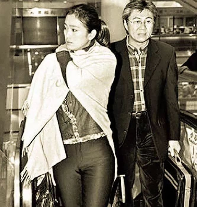 新老公曾两次劈腿,她能Hold住吗?