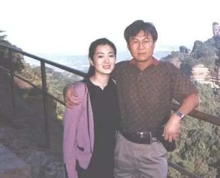 新老公曾两次劈腿,她能Hold住吗?