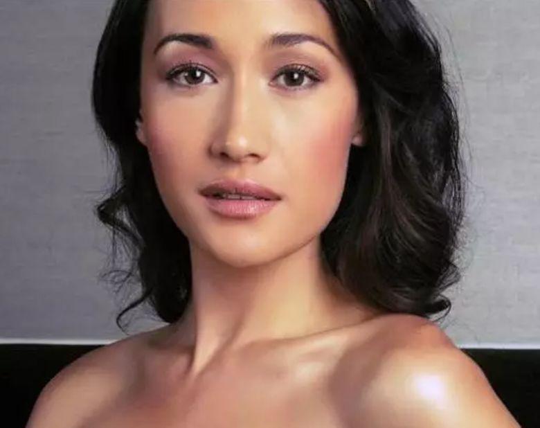 关晓彤全身擦粉实锤了!高清镜头下耳朵后面黑成这样···