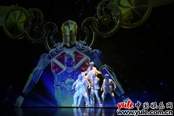 image009 用科技拓宽想象 用艺术打动人心 本周《百变达人》突破常规成就非凡
