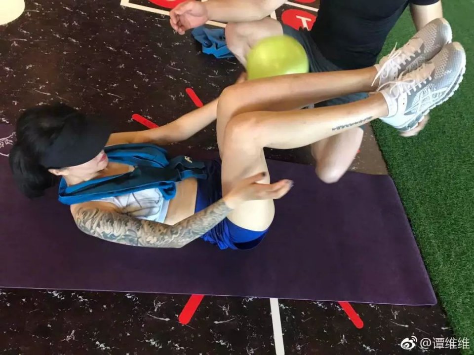 ��125��89��, ������ɵ�Ů�˶����