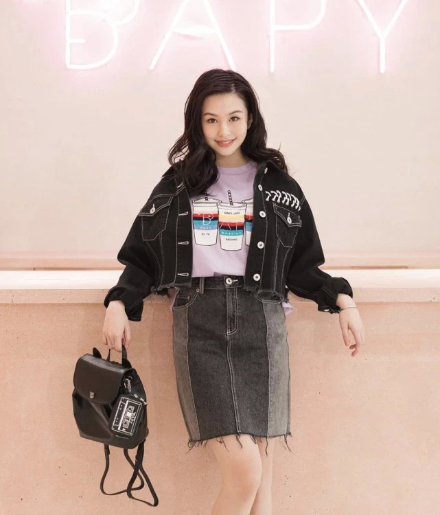 �����겻׼Ů��������17������¶����Լ��˧��������������ڻ�