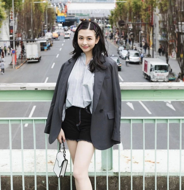 �����겻׼Ů��������17������¶����Լ��˧��������������ڻ�