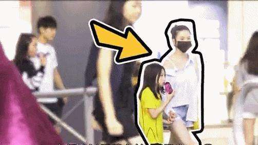 �����겻׼Ů��������17������¶����Լ��˧��������������ڻ�