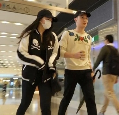 �����겻׼Ů��������17������¶����Լ��˧��������������ڻ�