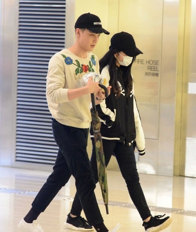 �����겻׼Ů��������17������¶����Լ��˧��������������ڻ�