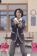 从刀削鼻子、眯眯眼到靠颜值A爆全娱乐圈,她的脸和人生一样精彩!