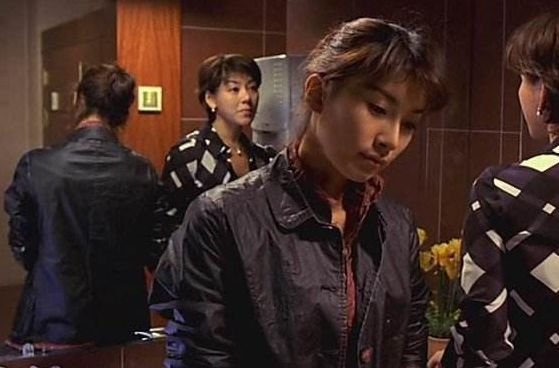 从刀削鼻子、眯眯眼到靠颜值A爆全娱乐圈,她的脸和人生一样精彩!