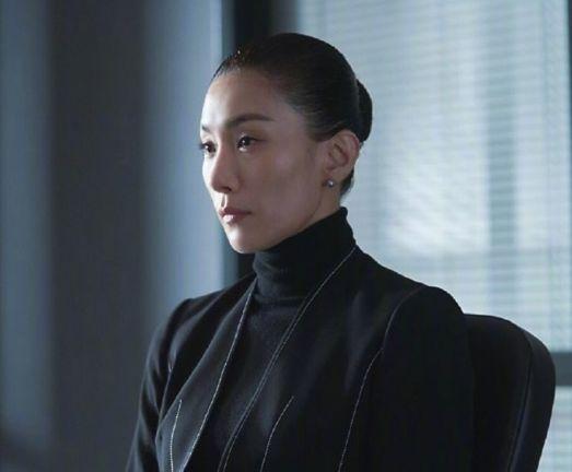 从刀削鼻子、眯眯眼到靠颜值A爆全娱乐圈,她的脸和人生一样精彩!