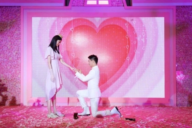 ��������̸��������·���̣�͸¶�Լ��Ժ���������ĵط�