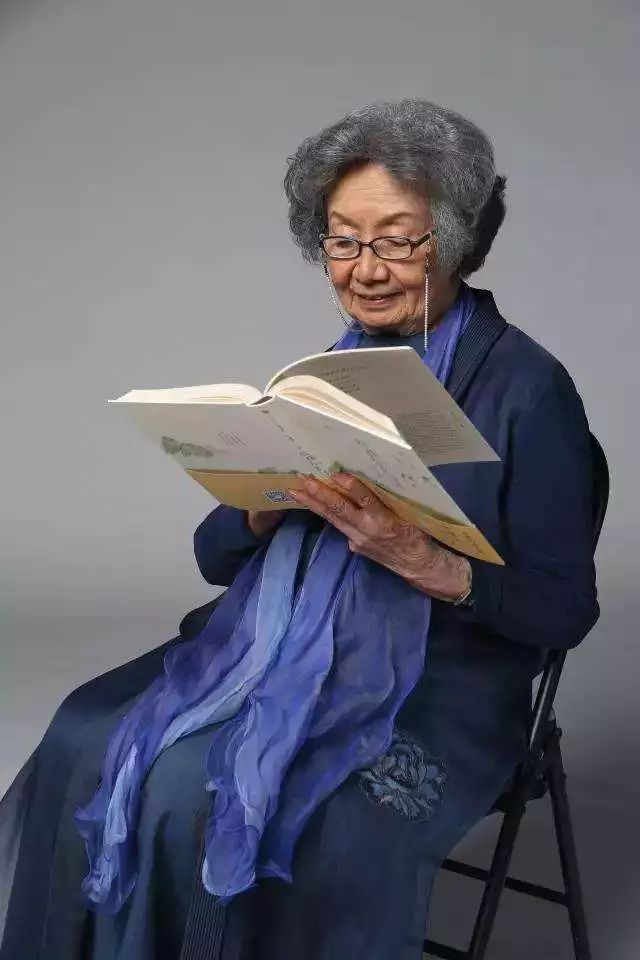 95��Ҷ��Ө��һλ���3586��ġ��͵����족