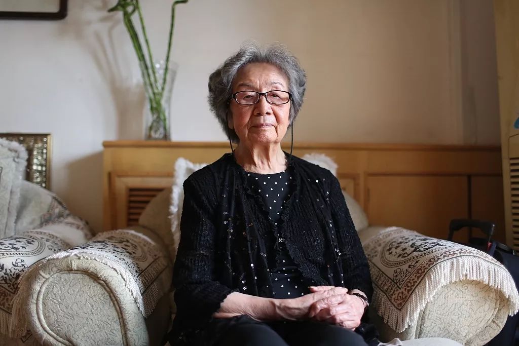 95��Ҷ��Ө��һλ���3586��ġ��͵����족