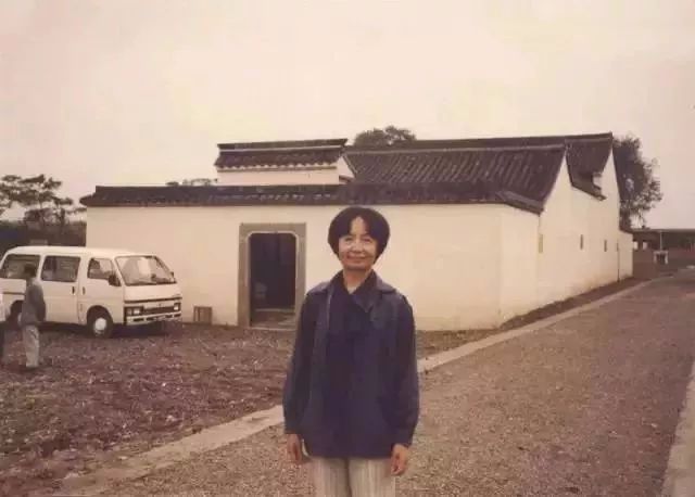 95��Ҷ��Ө��һλ���3586��ġ��͵����족