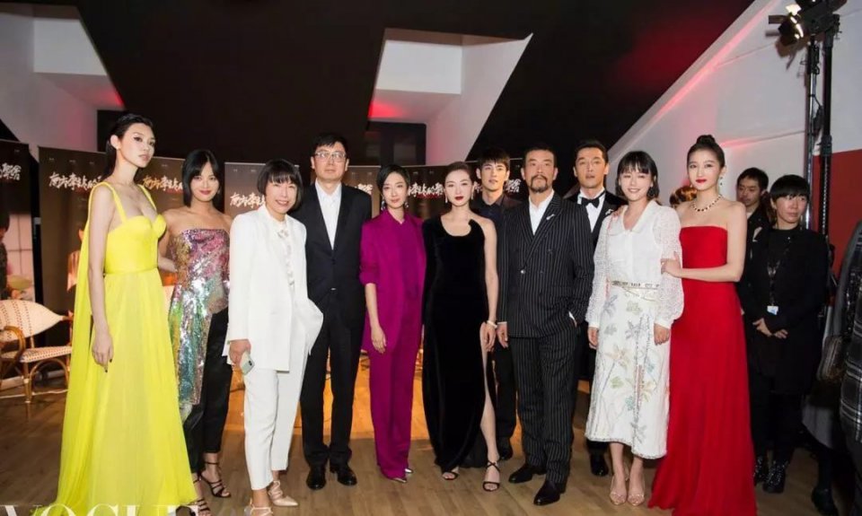 �����������ȴ��ײ������Ӱ���������˴���ٵ���ɫ����ճ������