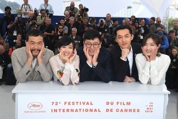 �����������ȴ��ײ������Ӱ���������˴���ٵ���ɫ����ճ������