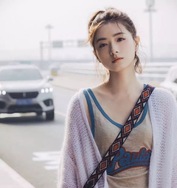 �����������ȴ��ײ������Ӱ���������˴���ٵ���ɫ����ճ������