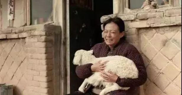 �����������ȴ��ײ������Ӱ���������˴���ٵ���ɫ����ճ������