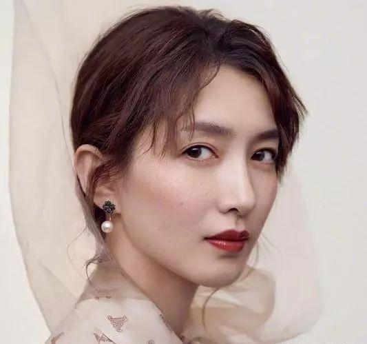 �����������ȴ��ײ������Ӱ���������˴���ٵ���ɫ����ճ������