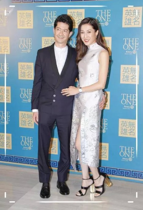 �Ӽ���һ���Ŀ�����������������ò��Ů���з����������չ��޶�