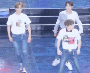 ������ĬĬ��ˮ�ˣ����н�����һ����