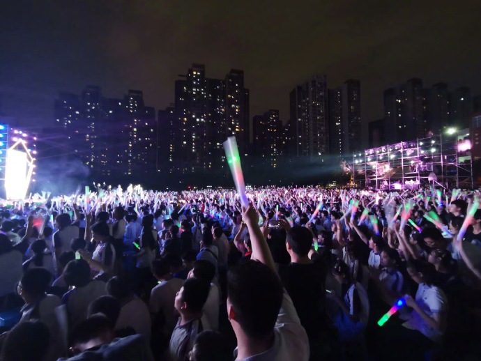 802e31b8ly1g41oxa7ho6j21n918gn8n