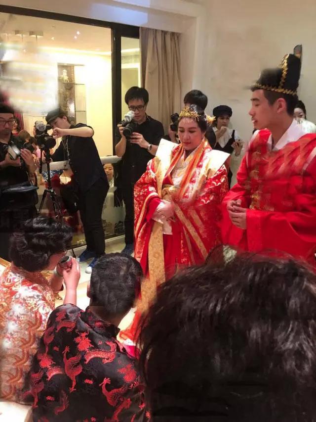 �γ�ӯ���ɻ��ҷ��ϲ��������̫�ֽ������ʸ���