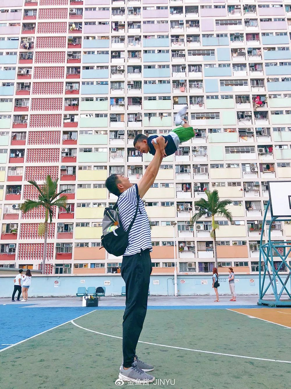 �ɷ��뿪�ĵ�105�죬��д�����ӵ��ſ��������ˣ�����һ����������֪�����ƺ���