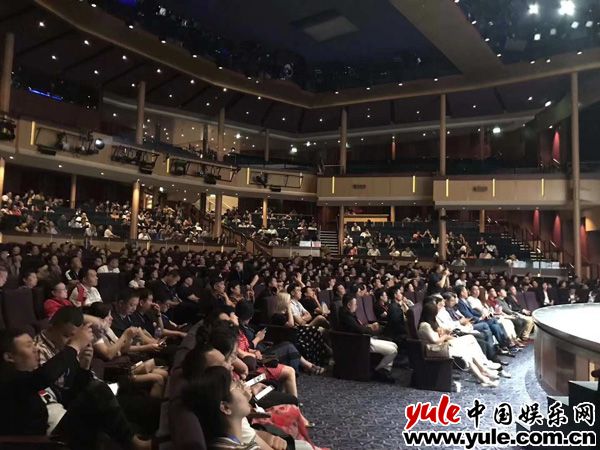 朱业晋获最佳华人电影导演 朱业晋获最佳华人电影导演 新锐电影导演双奖