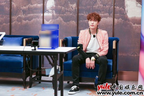 张艺兴 孙红雷“衣锦还乡” 《极限挑战5》“助农为乐”各显神通