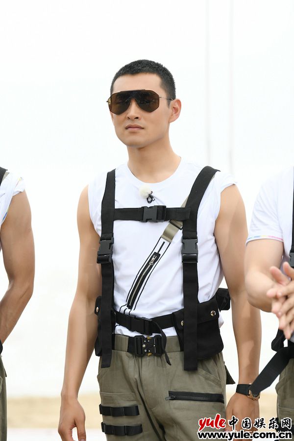 王彦霖回归跑男 王彦霖墨西哥拍戏“晒却黑”回归跑男 网友欢乐玩转表情包