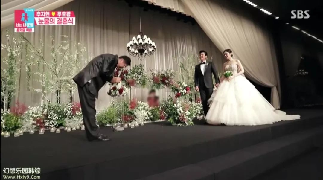 ���40����������Ů���ǣ���Ľ��������΢��