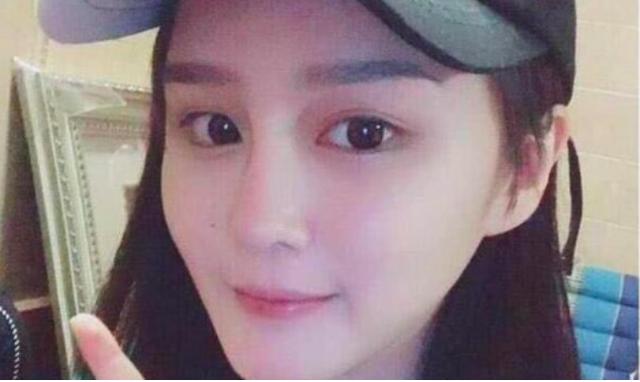 �Ա�ɽŮ��������б��ڻ����ų��󣬱��������ֱ��׺�������