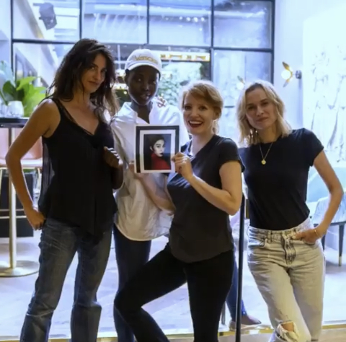 ��������ȭ���黳�д��ţ�Զ�̡�ͬ�򡱡�355����Ů��