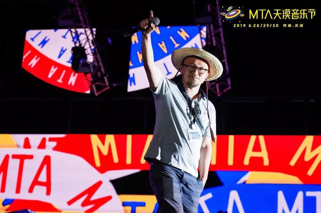 在沙漠,除了和新裤子、万青蹦迪之外,还能做什么?