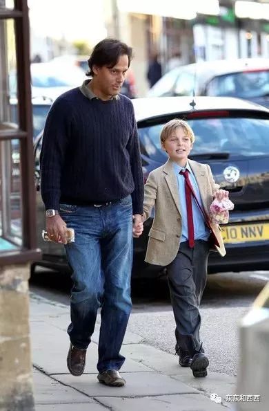 ������ֶŮ��Ʊ����ɩ���Ҵ����棬54�곤�����������Ϊ����Ϊ�ˡ�